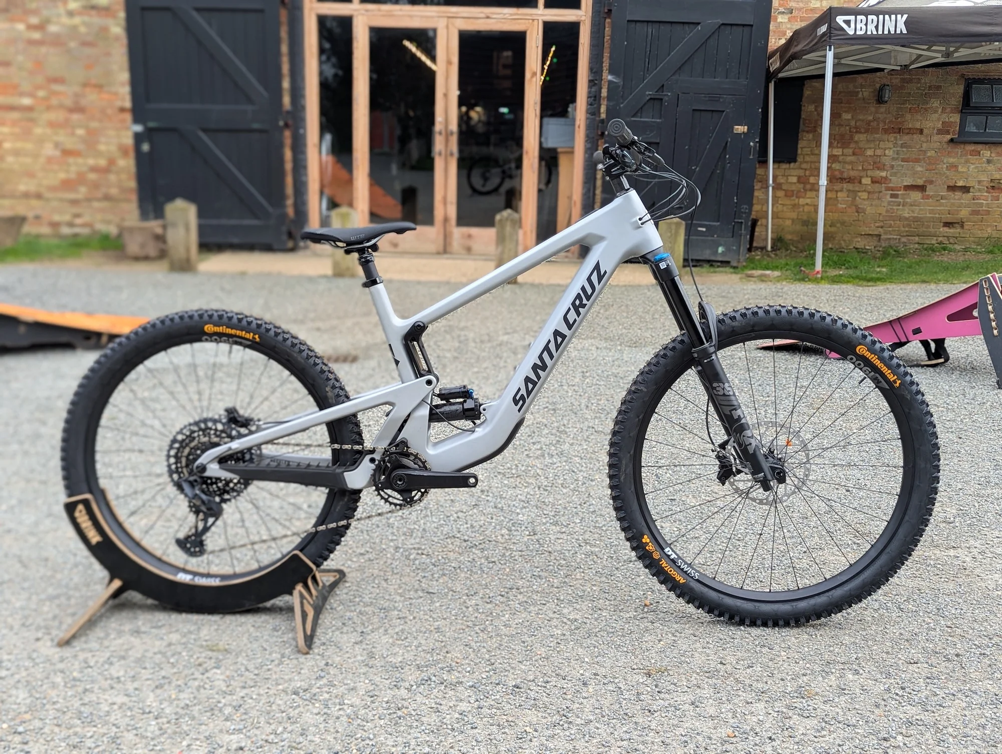 Santa Cruz Ex-Demo Heckler SL