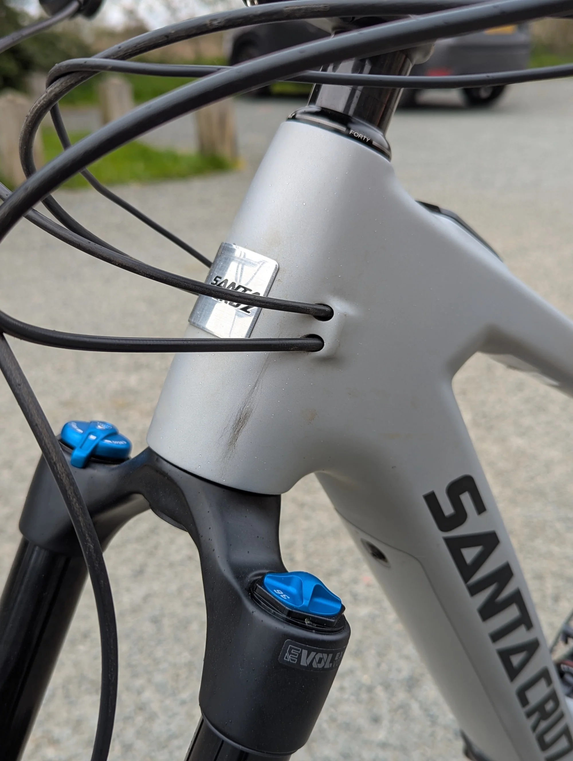 Santa Cruz Ex-Demo Heckler SL - Image 3