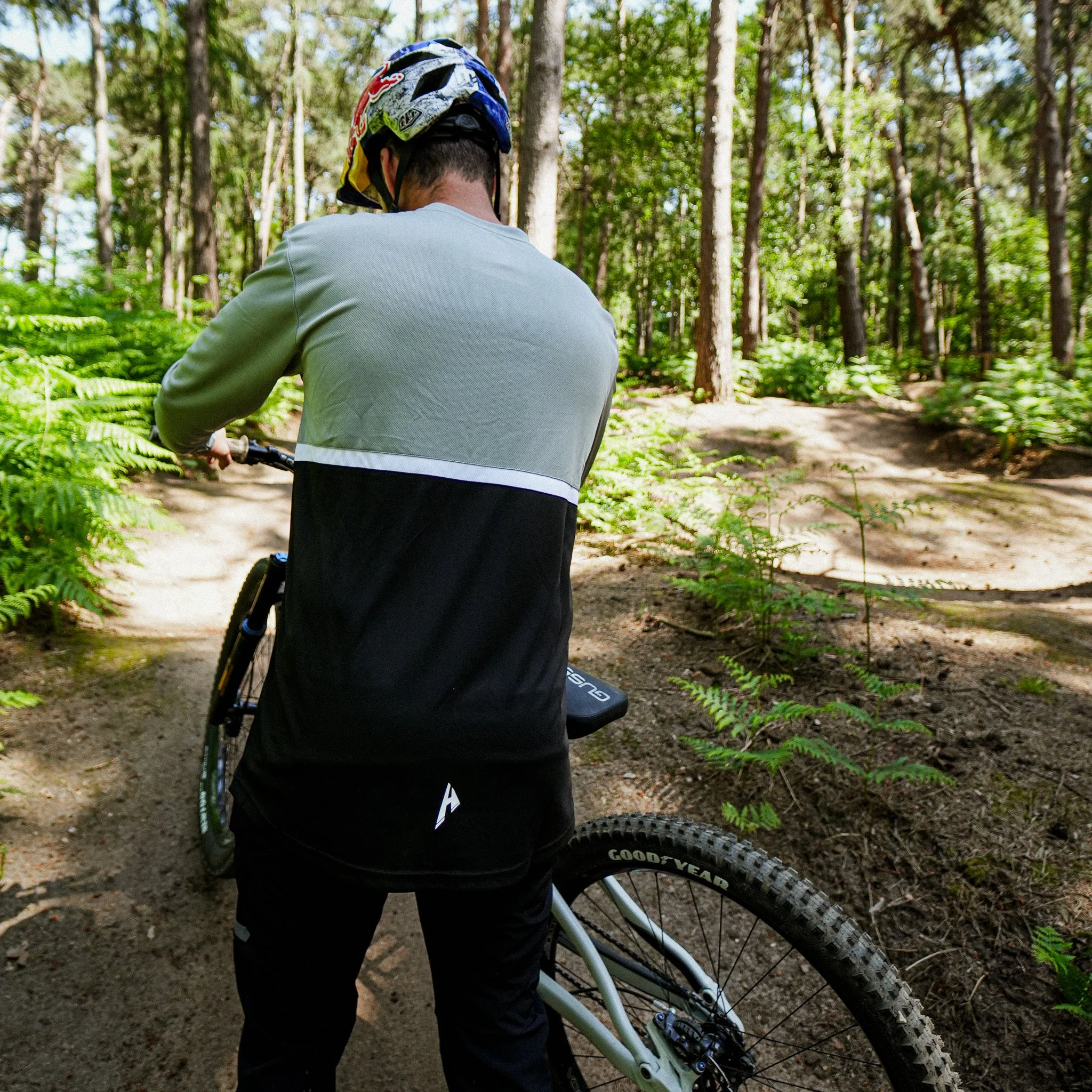 Helfare Cadence Jersey - Image 26