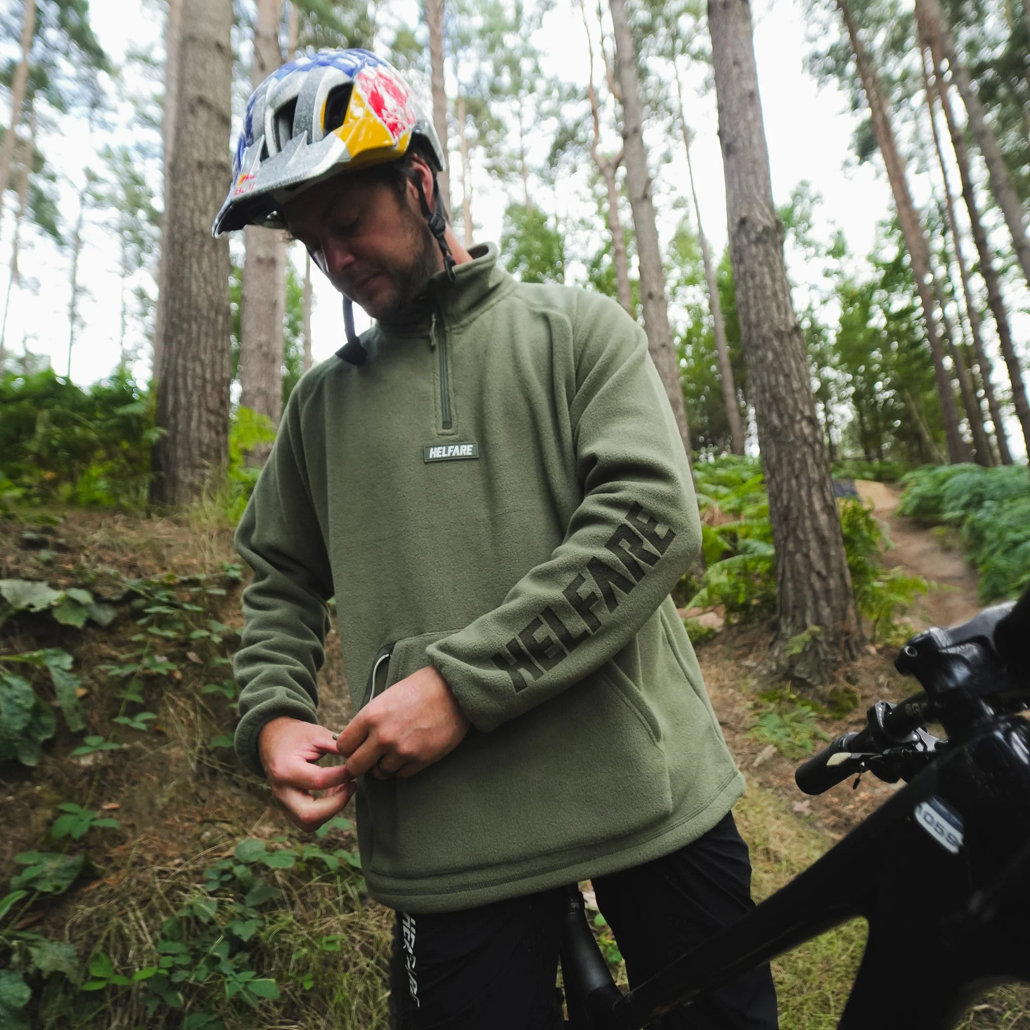 Helfare Polar 1/4 Zip Fleece - Image 3