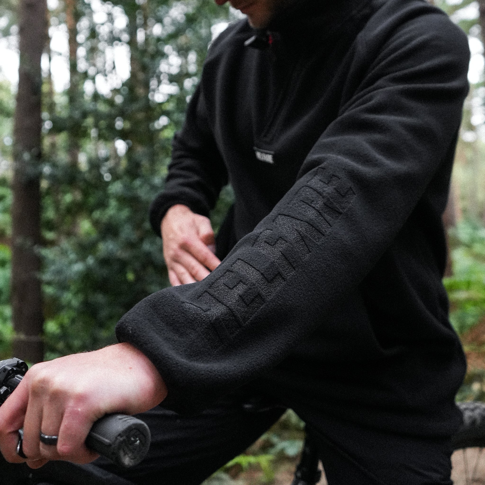 Helfare Polar 1/4 Zip Fleece - Image 9